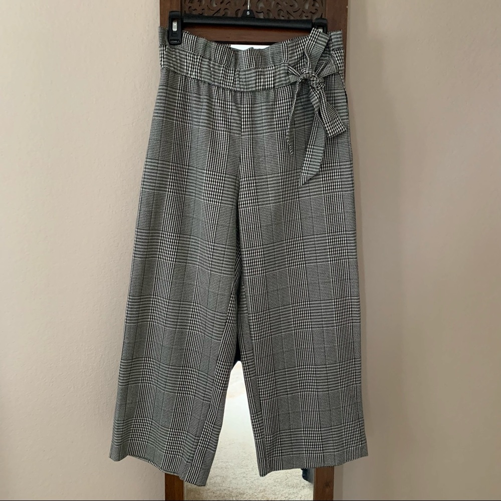 EUC Zara TRF Houndstooth Plaid Paperbag-Style Pants, S
